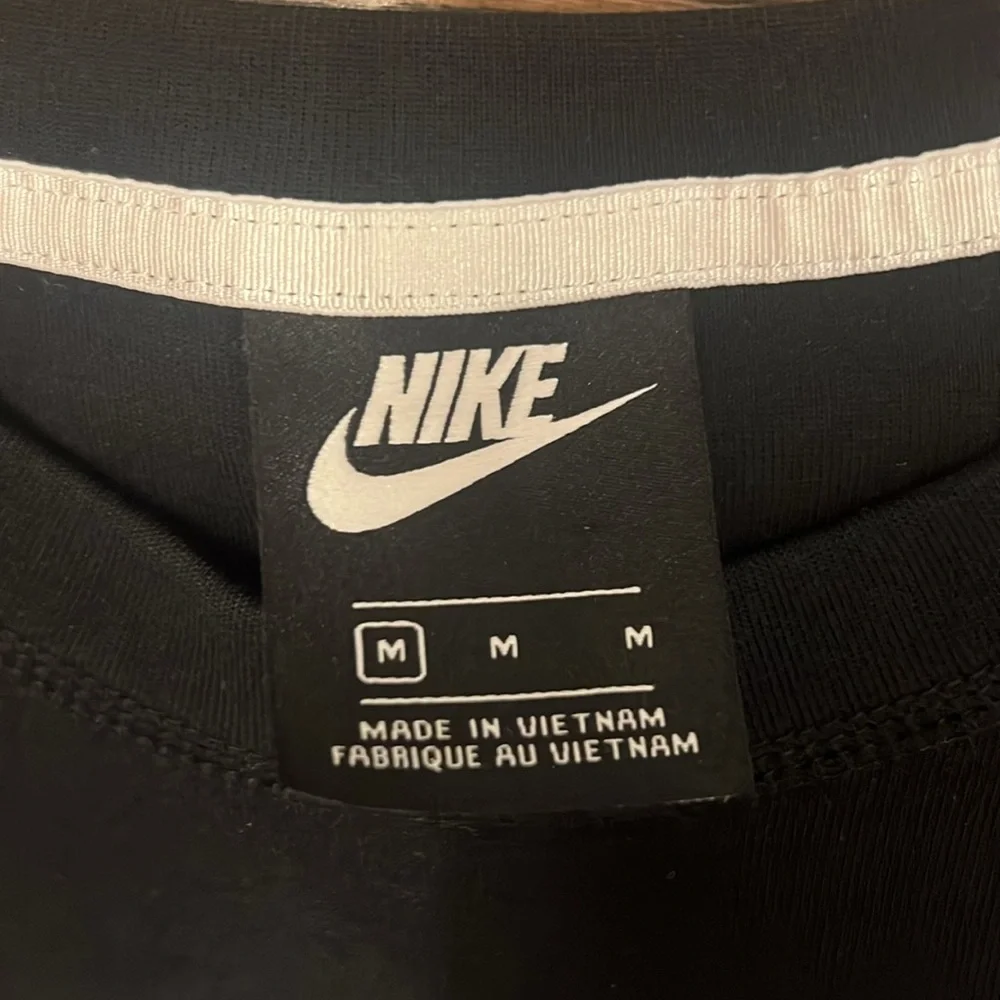 Nike Black Sweatshirt - Picture 2 of 3